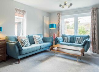 Сім ознак того, що ваша вітальня виглядає застарілою, на думку дизайнерів