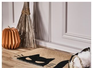 Килимок з чорним котом від Ikea: бюджетне рішення для Хеллоуїна
